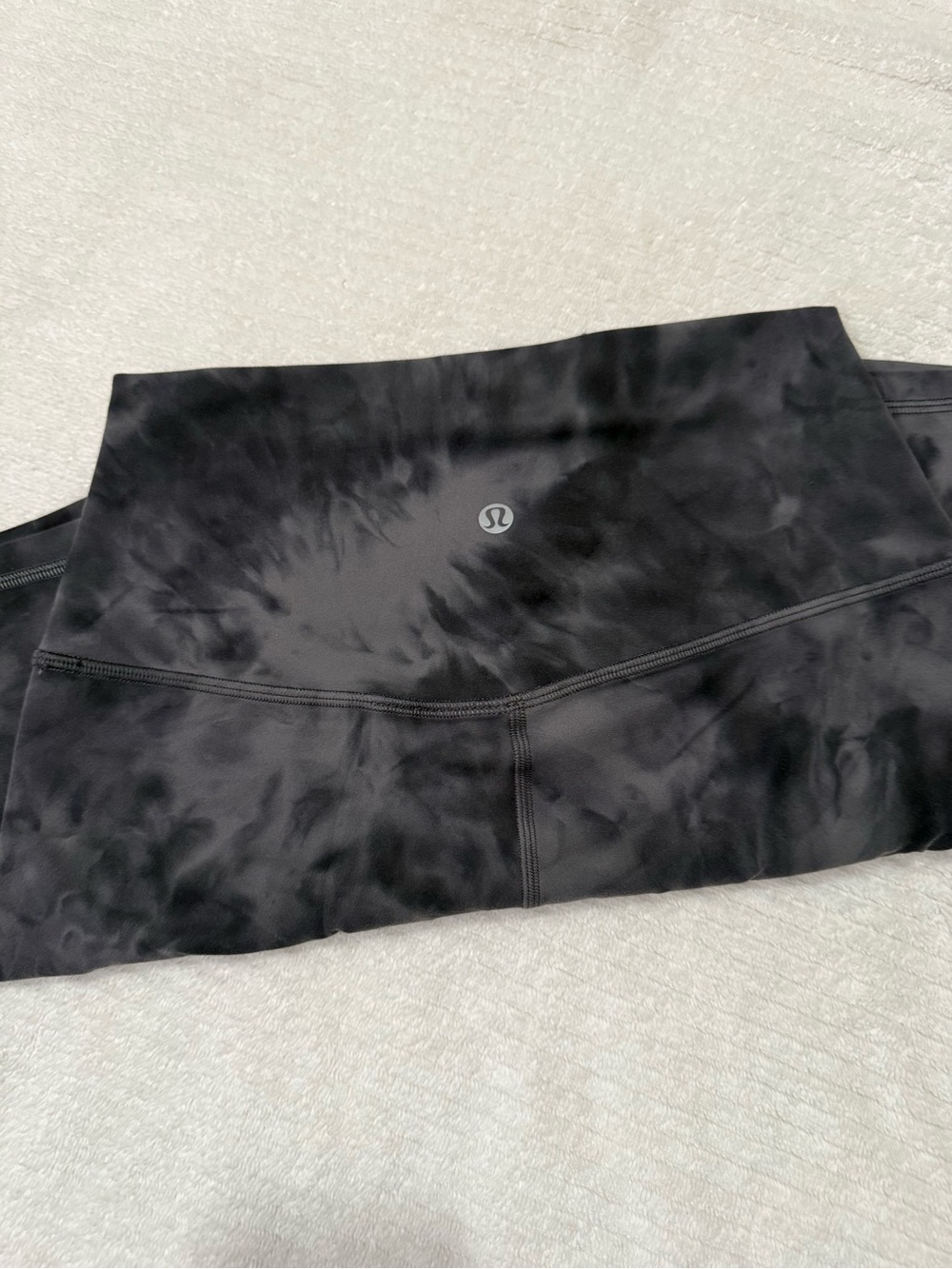 lululemon athletica Women’s Black Tie-Dye Bike Shorts size 6